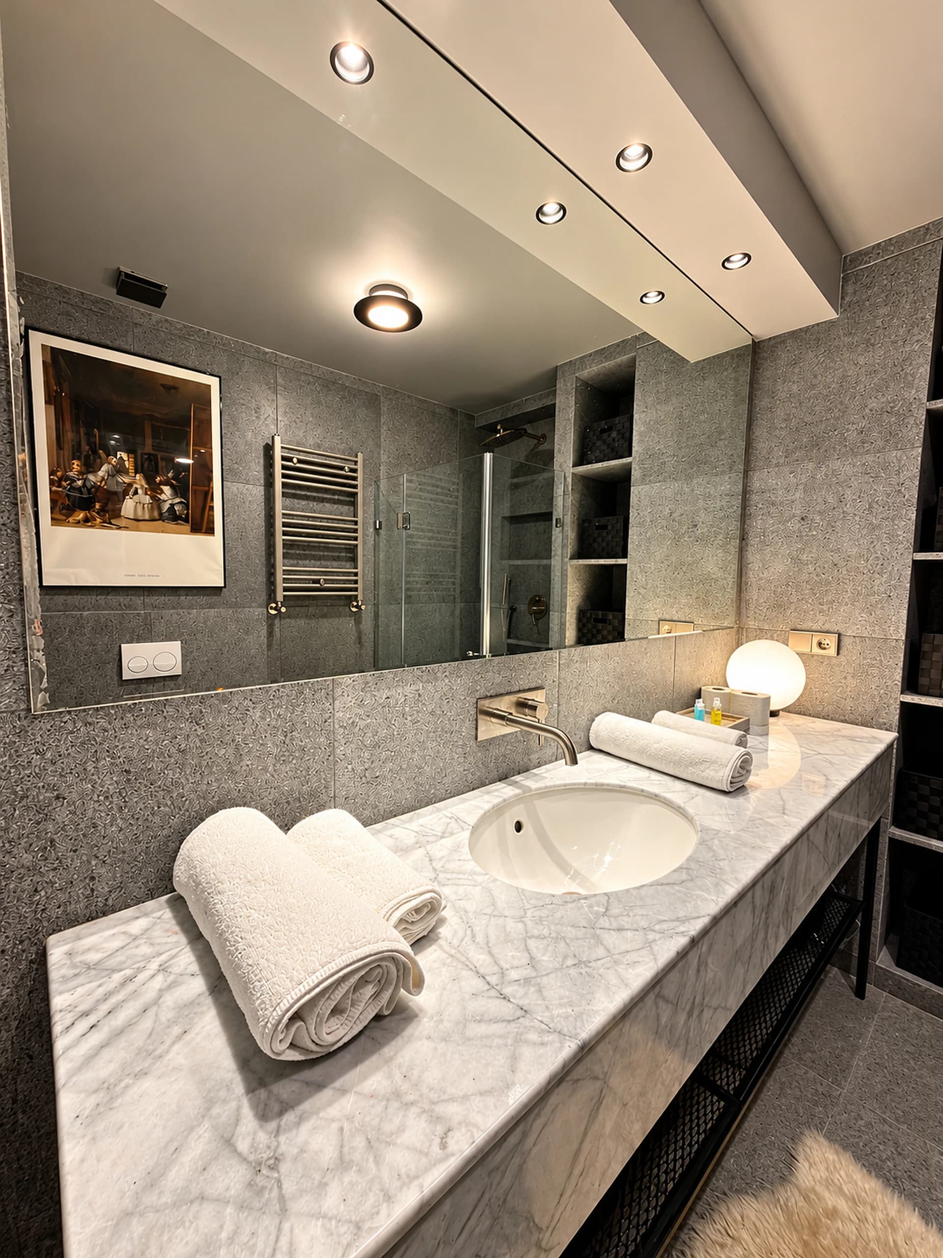 Modern One-Bedroom Apartment